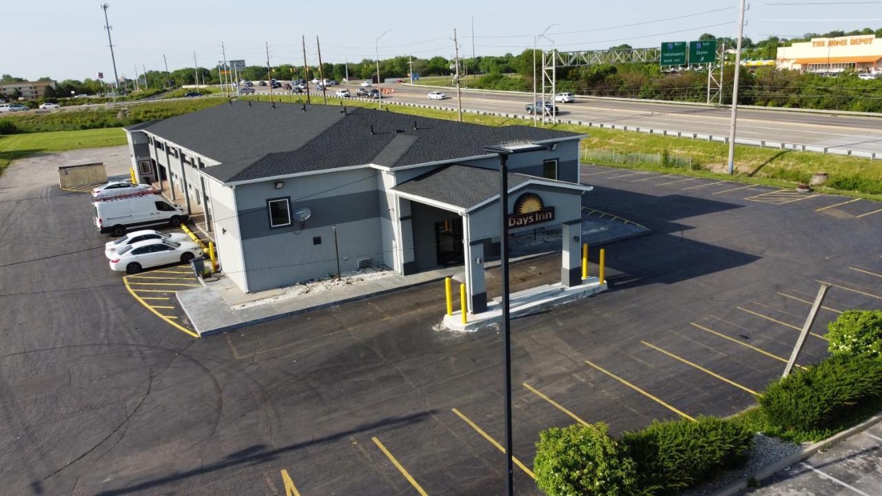 Days Inn By Wyndham Indianapolis East Post Road Bagian luar foto
