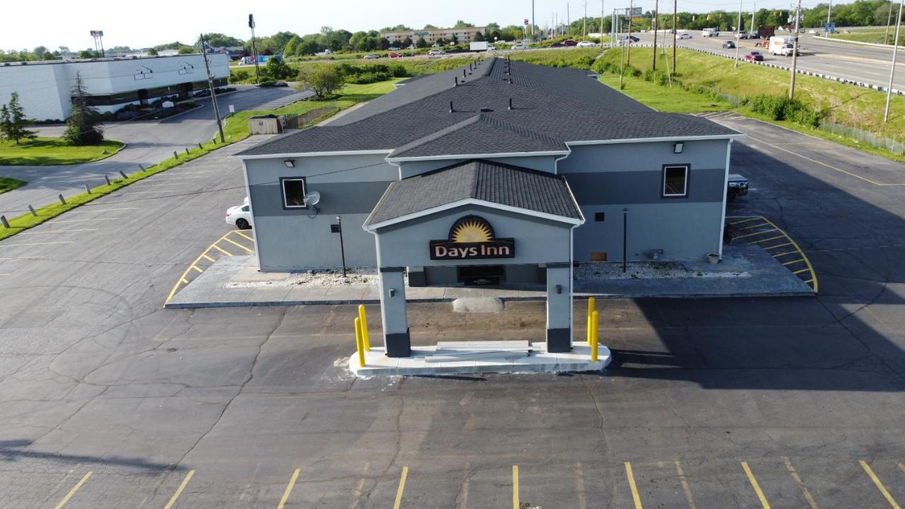 Days Inn By Wyndham Indianapolis East Post Road Bagian luar foto
